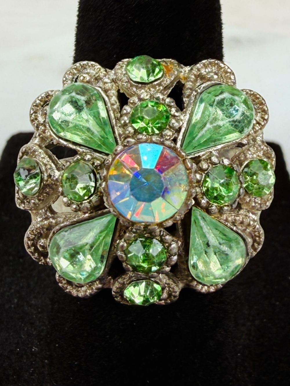 Beautiful Silvertone with green bling size 8 adjustable costume statemen…